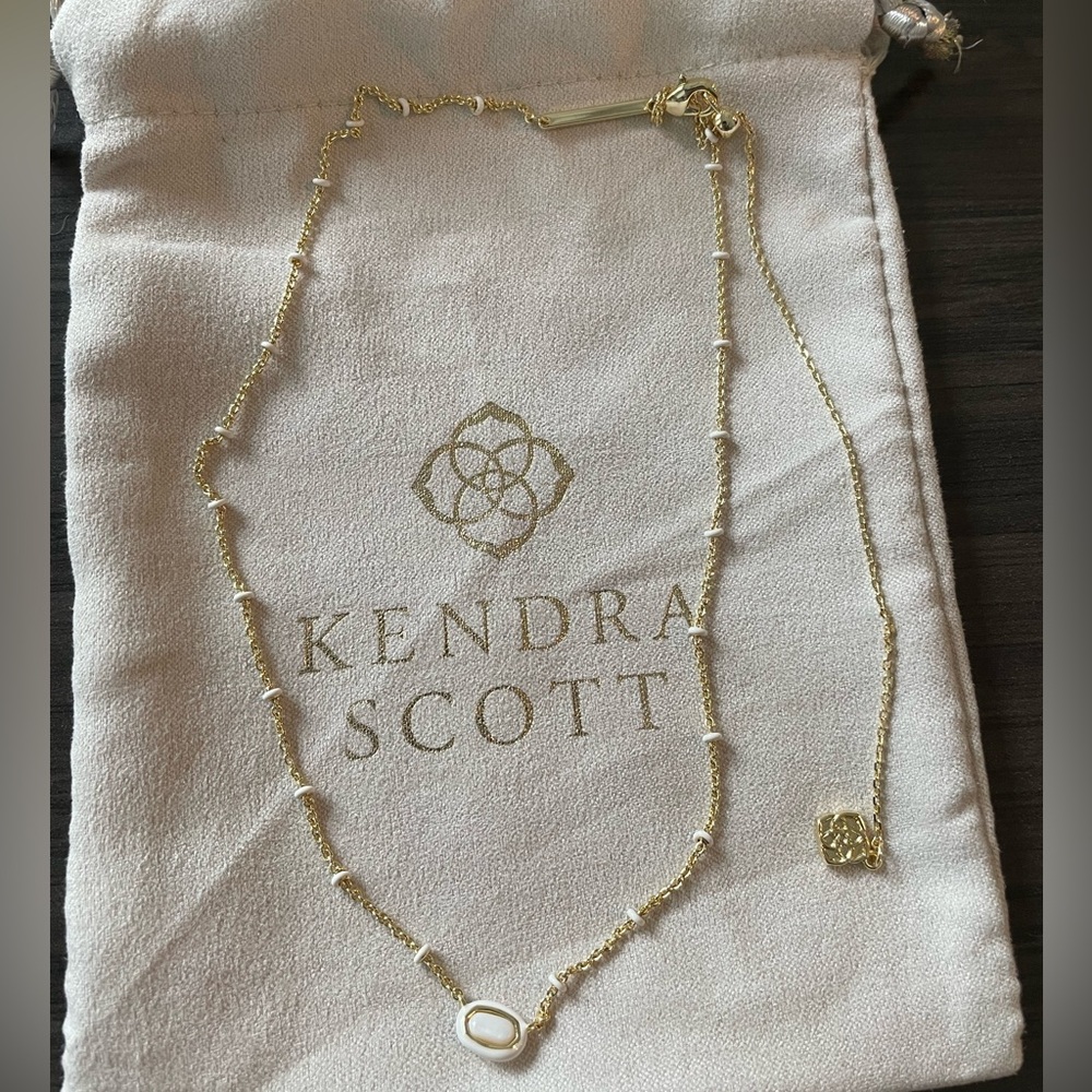Gold Kendra Scott Necklace